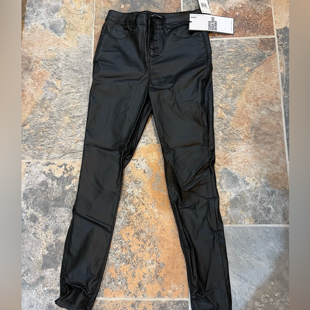 Black Faux Leather Skinny Pants. Size 3. NWT.